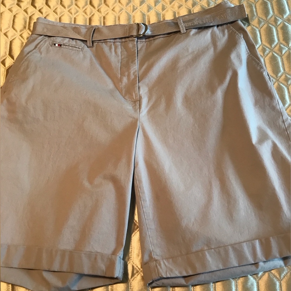 🍃🍂Tommy Hilfiger Cotton Bermuda shorts, beige, size 12.